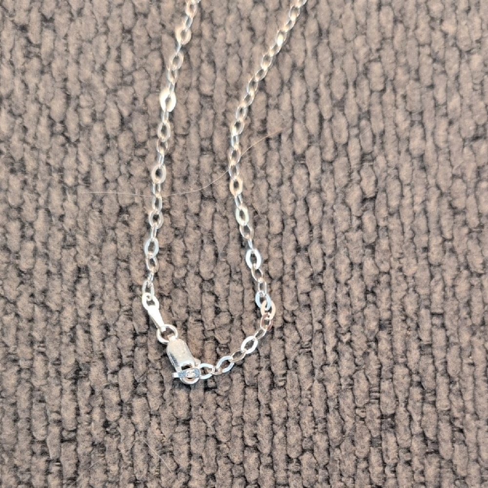 Elegant Silver and Blue Teardrop Pendant Necklace - Picture 3 of 4